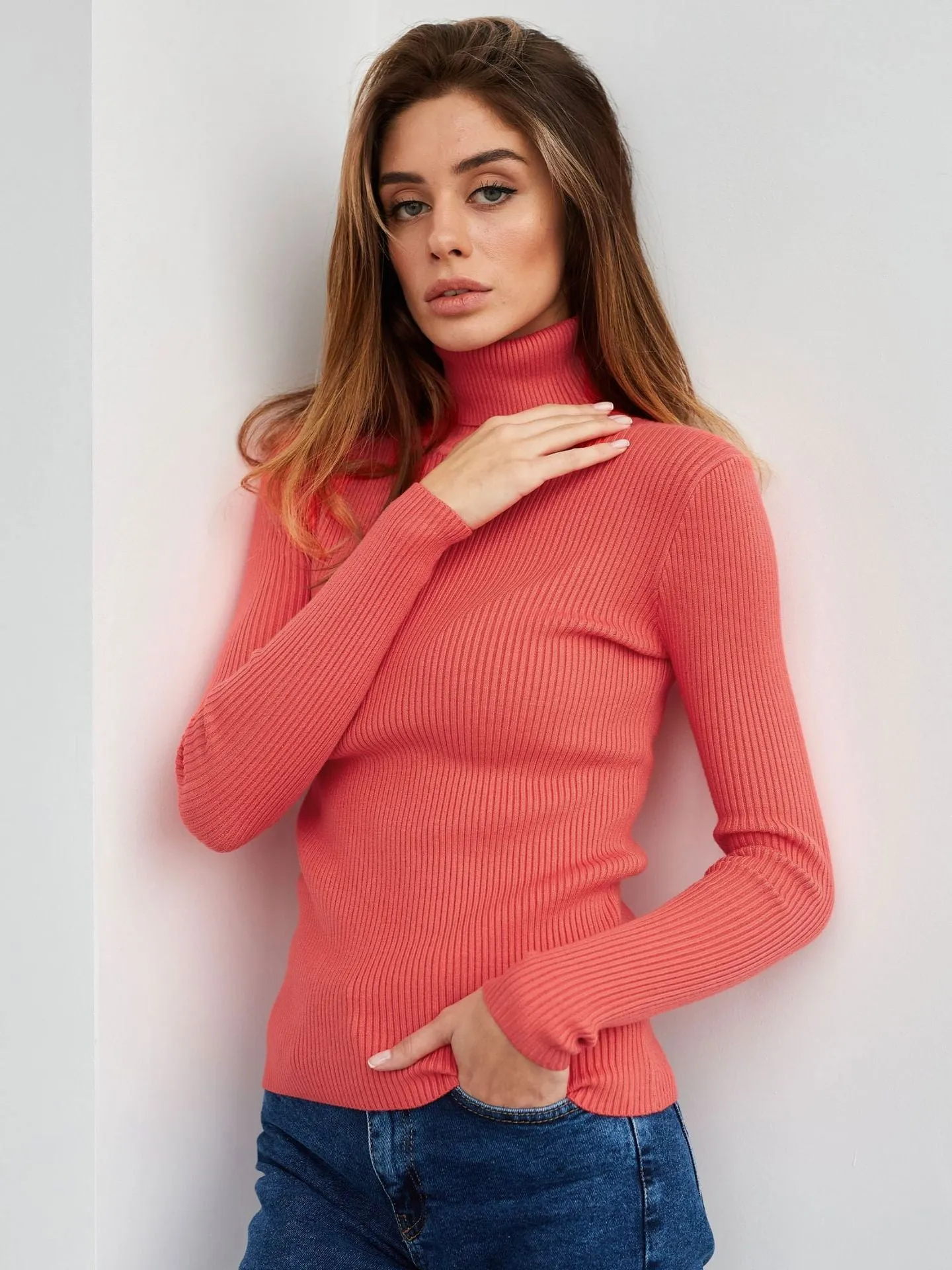 High-necked knitted pullover sweater for women OT