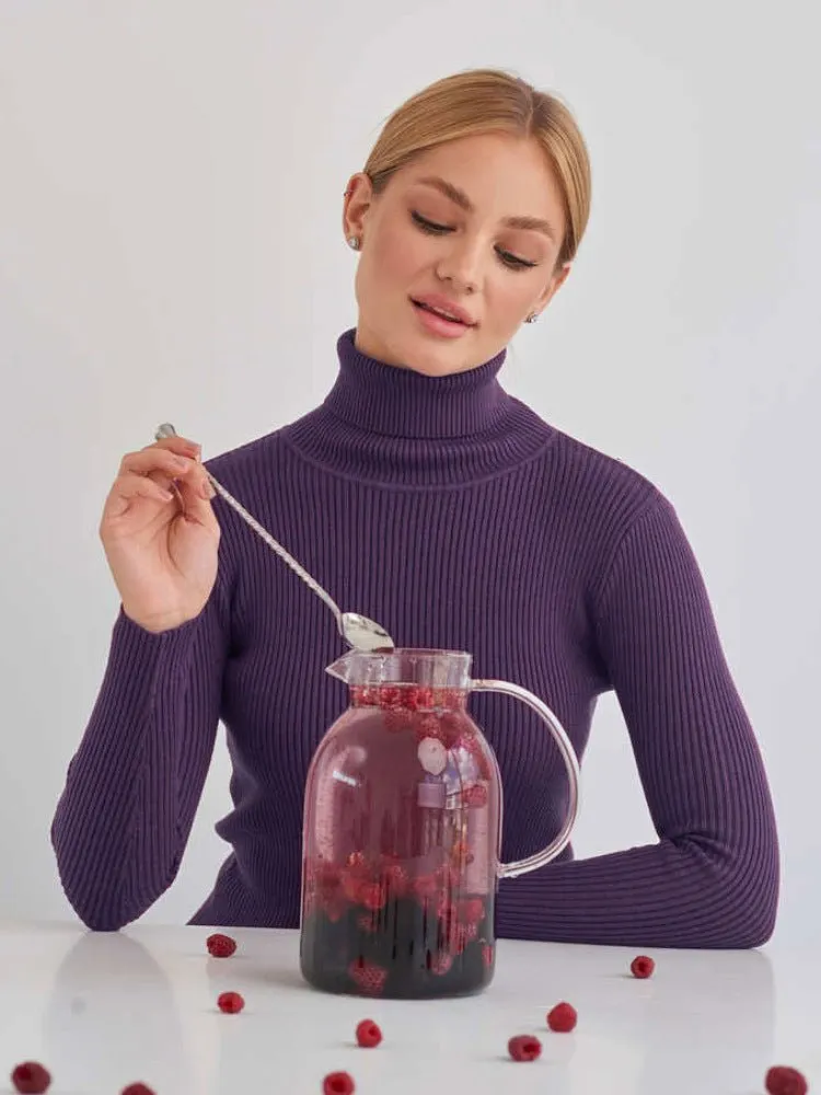High-necked knitted pullover sweater for women OT