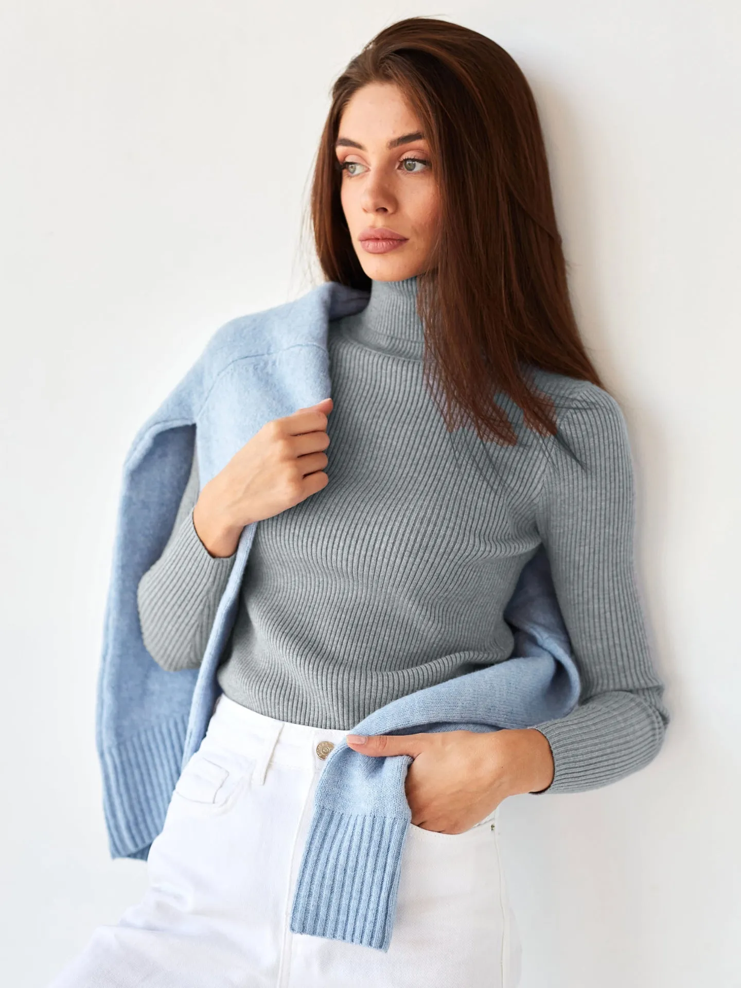 High-necked knitted pullover sweater for women OT