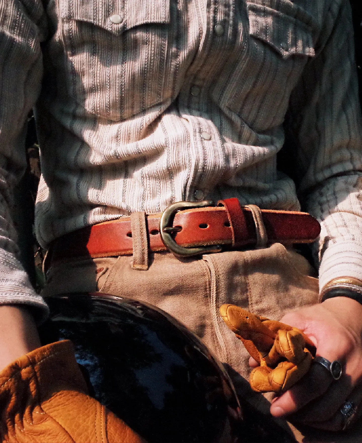 Horseshoe Buckle Leather Belt - Brown