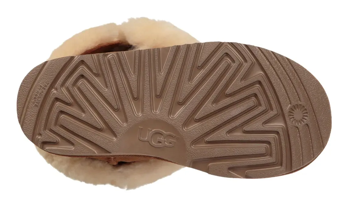 Kids’ UGG Bailey Button II – Cozy Sheepskin Boot with Versatile Style