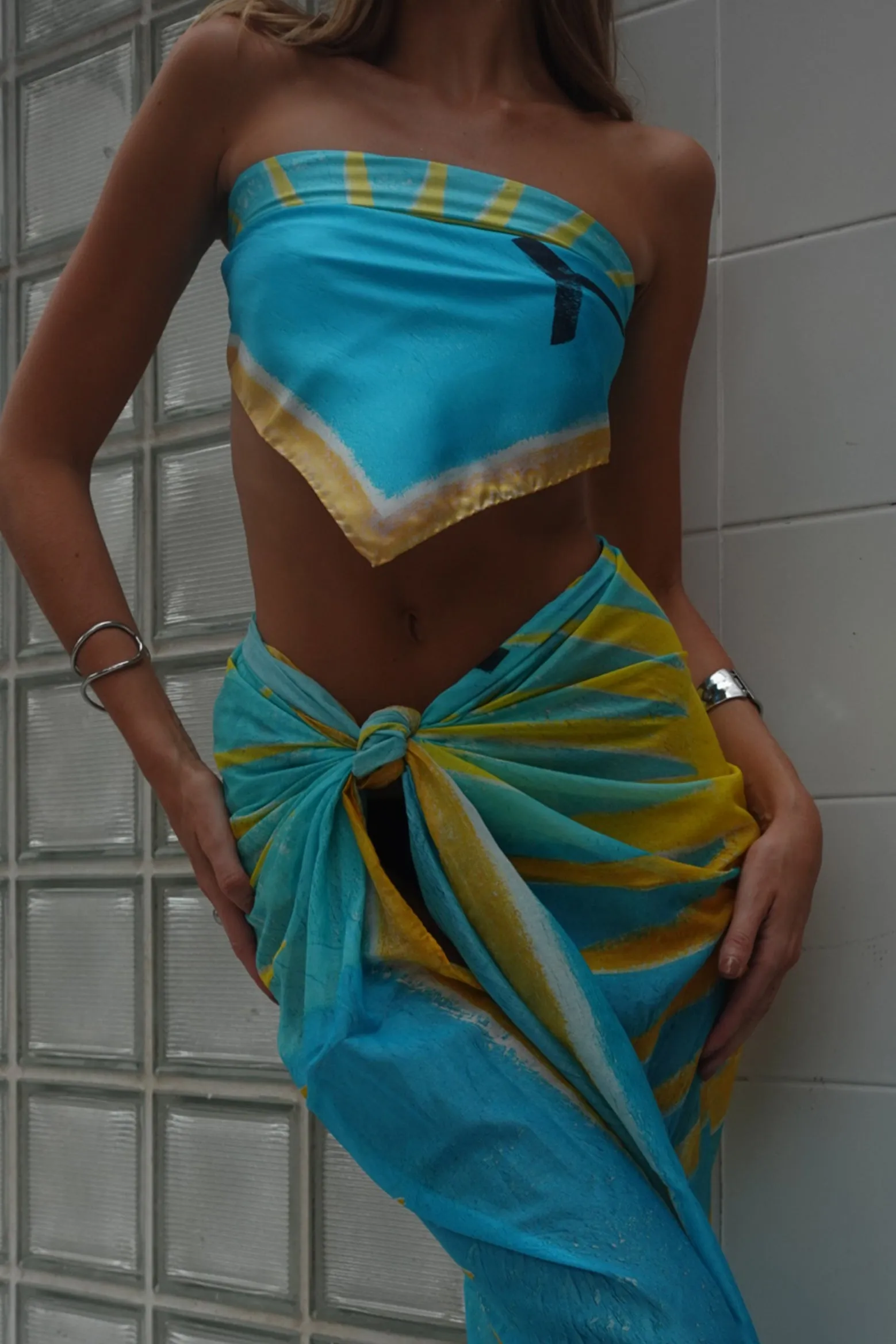 SILK TRAVEL SCARF - EXCLUSIVE